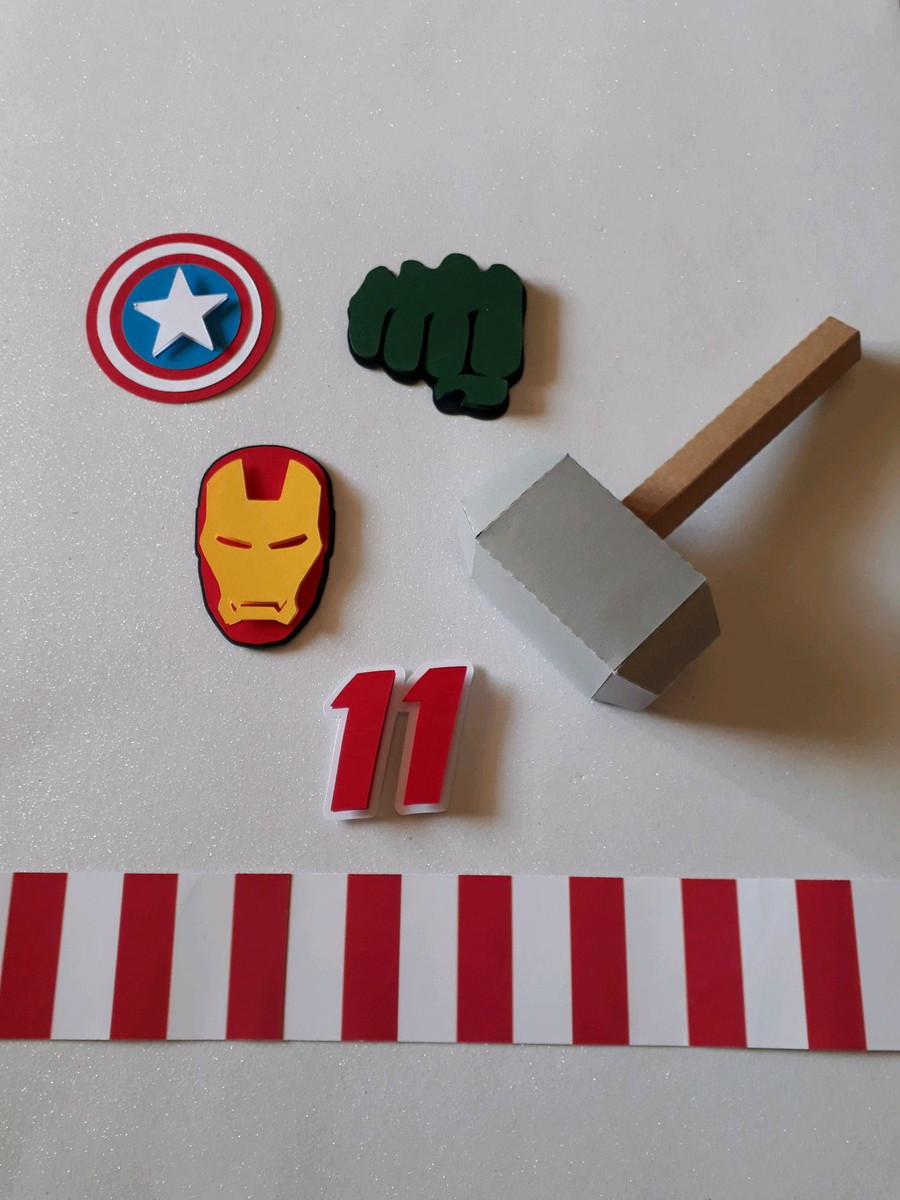 Arquivo digital p/ SILHOUETTE - Topo de Bolo Vingadores 3D