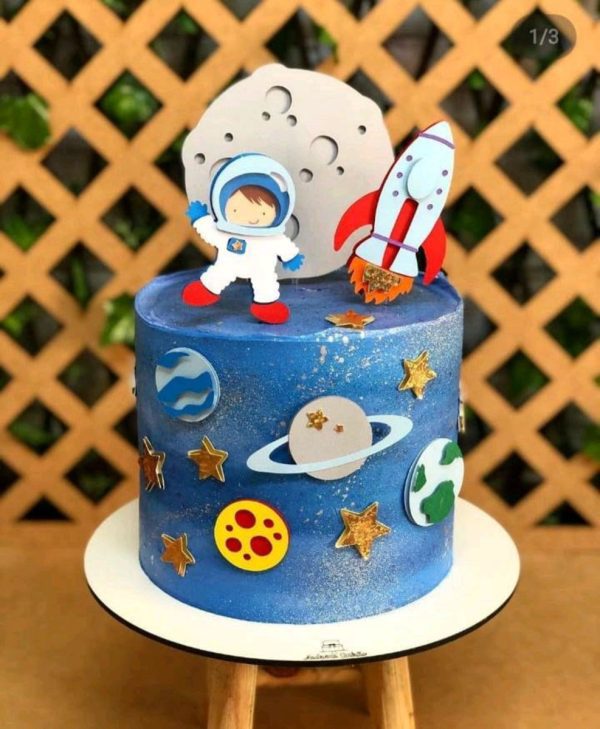 Topo Astronauta em Camadas 0001 + 4 Arquivos a Sua Escolha