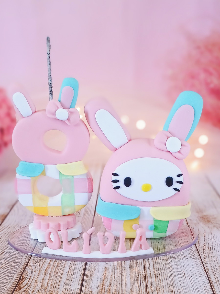 Topo de Bolo Squishmallow Hello Kitty Biscuit