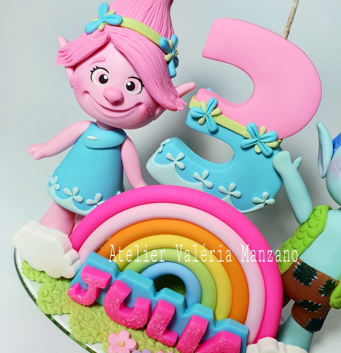 TOPO DE BOLO TROLLS - Imagem 2
