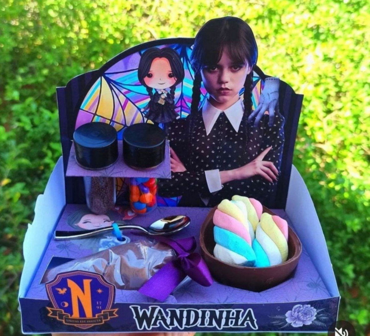 Arquivo Pascoa Cesta Confeiteiro + Colorir Wandinha #14772