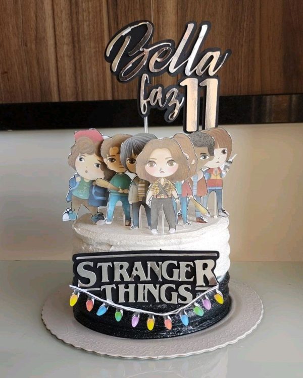 Topo de Bolo Stranger Things